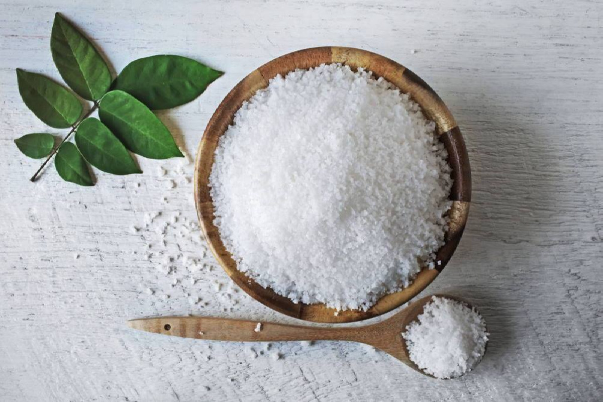 How Much Aquarium Salt per Gallon for Betta Fish? (8 Helpful Tips)